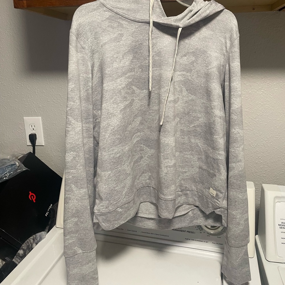 Vuori Halo Essential Hoodie- size medium